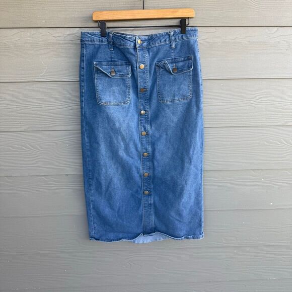 Baccini Dresses & Skirts - BACCINI DENIM skirt